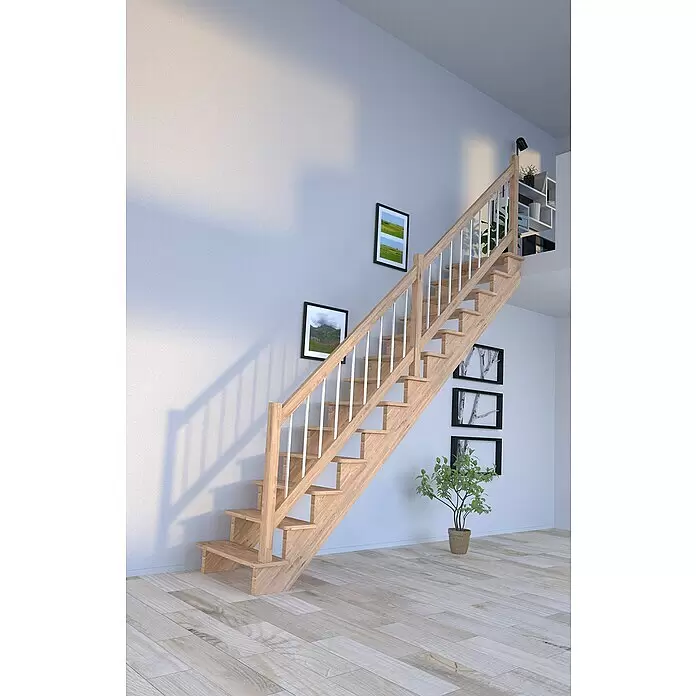 Starwood Raumspartreppe Lindos - Breite: 100 cm, Eiche, Geschosshöhe: 300 cm, Gerade, Montageseite Geländer: Wahlweise links/rechts, Geländer Holz/Edelstahl, Ohne Setzstufen - Eine moderne helle Holztreppe mit weißen Balustern, die zwei Ebenen in einem hellen Raum verbindet.