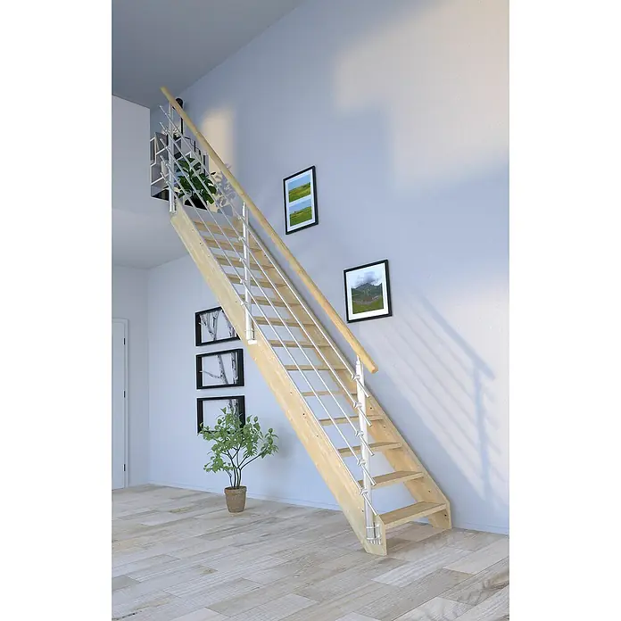 Starwood Raumspartreppe Korfu - Breite: 84 cm, Fichte, Geschosshöhe: 300 cm, Gerade, Montageseite Geländer: Wahlweise links/rechts, Designgeländer Edelstahl, Ohne Setzstufen - Eine elegante Raumspartreppe aus hellem Holz mit silbernen Geländern und Handlauf, die sich perfekt in moderne Wohnräume einfügt.