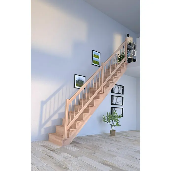 Starwood Raumspartreppe Lindos - Breite: 80 cm, Buche, Geschosshöhe: 300 cm, Gerade, Montageseite Geländer: Wahlweise links/rechts, Designgeländer Holz/Holz, Mit Setzstufen - Helle Holztreppe mit Geländer in einem modernen Haus. Die Treppe führt in eine obere Etage mit Regalen. Dekorative Bilder an der Wand.