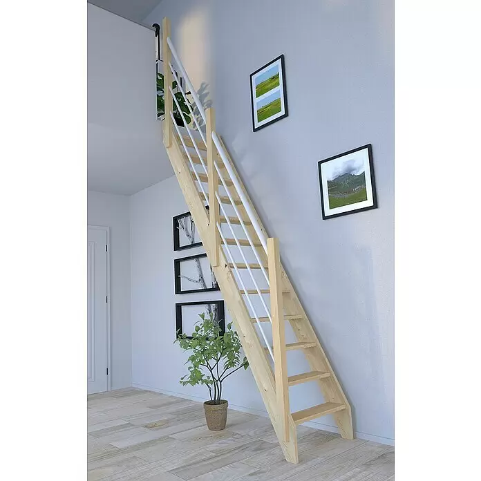 Starwood Raumspartreppe Fichte 3000 - Breite: 61 cm, Fichte, Material Handlauf: Edelstahl, Weiß, Montageseite Geländer: Links, Geschosshöhe: 279,5 cm - Leichte Holz-Bodentreppe mit weißen Metallstäben in einem Innenraum.