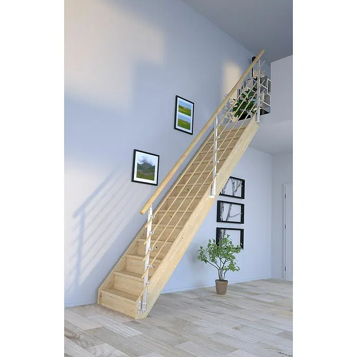 Starwood Raumspartreppe Korfu - Breite: 84 cm, Fichte, Geschosshöhe: 300 cm, Gerade, Montageseite Geländer: Wahlweise links/rechts, Designgeländer Holzrundstäbe, Mit Setzstufen - Bild einer hellen Holztreppe mit Geländer in einem modernen Haus. Die Treppe führt zu einem offenen Zwischengeschoss.