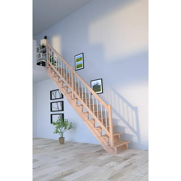 Starwood Raumspartreppe Lindos - Breite: 80 cm, Buche, Geschosshöhe: 300 cm, Gerade, Montageseite Geländer: Wahlweise links/rechts, Geländer Holz/Edelstahl, Ohne Setzstufen - Helle Holztreppe mit weißem Geländer in modernem Interieur.