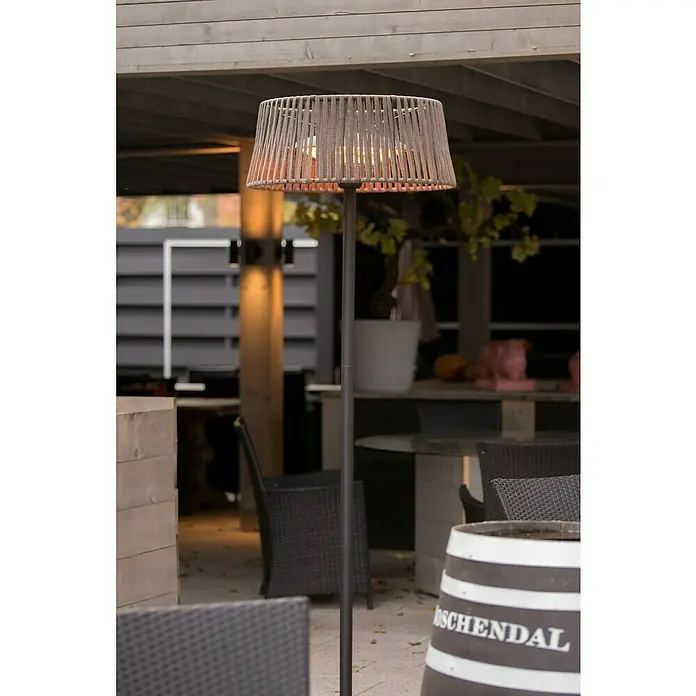 Sunred Calefactor halógeno Corda Standing 2100 - Altura: 213 cm, 2.100 W, Marrón - La elegante lámpara de pie con pantalla trenzada crea un ambiente acogedor en el área exterior. Un elemento de iluminación.