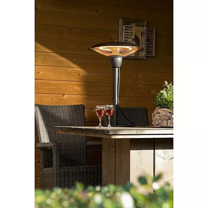 Sunred Halogen-Heizstrahler Barcelona - Ø x H: 44 x 66 cm, 1.500 W, Schwarz - Stimmungsaufnahme