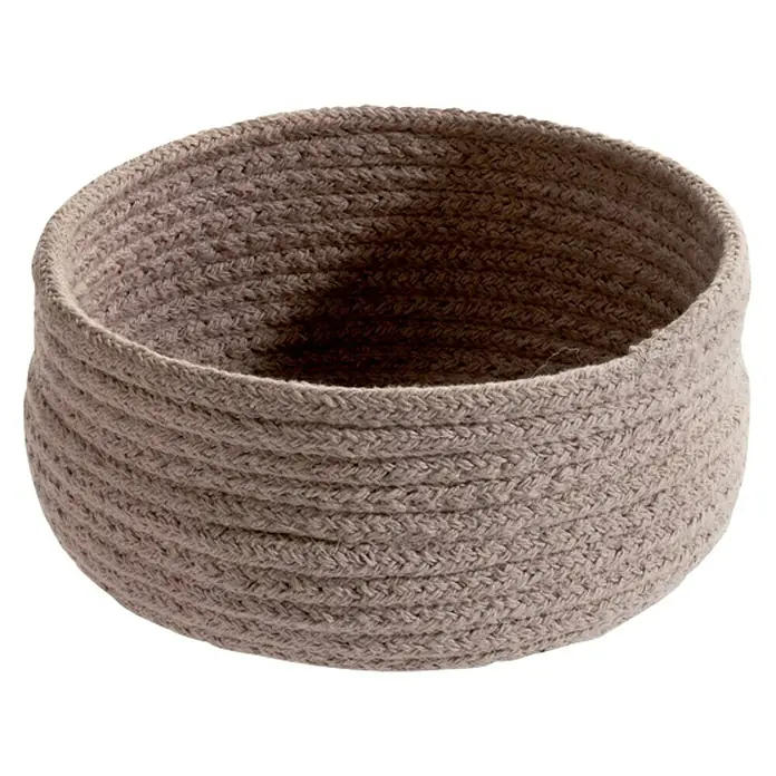 Spirella Cesta redonda Tobago S - Ø x Al: 17 x 9 cm, Algodón, Cuerda - Primer plano de una cesta redonda de tela tejida en un tono marrón suave, destacando su textura y calidad artesanal.