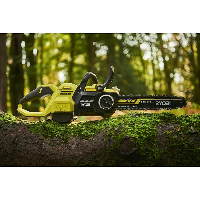 Ryobi Akku-Kettensäge RY36CSX35A-15036 V, Li-Ionen, 1 Akku, Schwertlänge: 35 cm Mood Shot