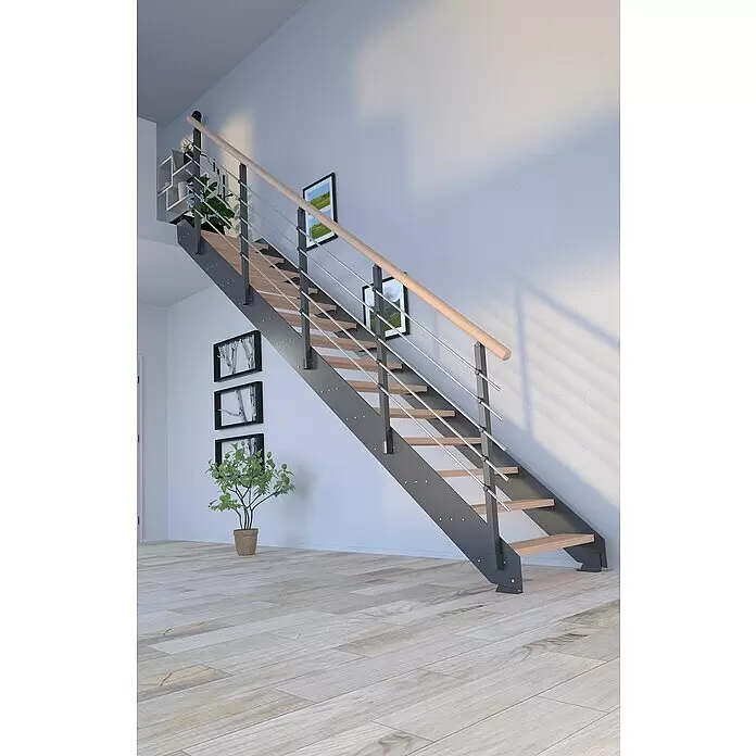 Starwood Wangentreppe Kos - Farbton Metall: DB 703, Breite: 106 cm, Buche, Geschosshöhe: 240 cm - 300 cm, Gerade, Metallgeländer pulverbeschichtet, Stufen unbehandelt - Moderne freitragende Treppe mit hellen Holzstufen, dunklem Metallrahmen, Holzhandlauf und Stahlstäben, in einem hellen, modernen Interieur.