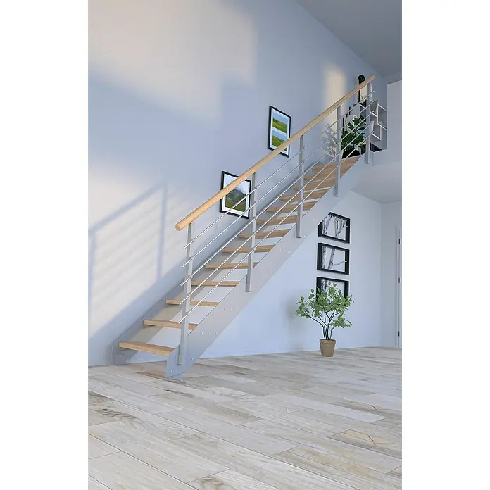 Starwood Wangentreppe Kos - Farbton Metall: RAL 9006, Breite: 106 cm, Eiche Rustik, Geschosshöhe: 220 cm - 280 cm, Gerade, Metallgeländer pulverbeschichtet, Stufen unbehandelt - Elegante Treppe mit Holzstufen und modernem Geländer. Das Design fügt sich nahtlos in den hellen Raum ein und sorgt für einen stilvollen Übergang.