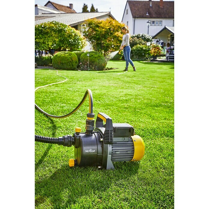 Neptun Gartenpumpe NGP-E 68650 W, Max. Fördermenge: 3.800 l/h Use Shot