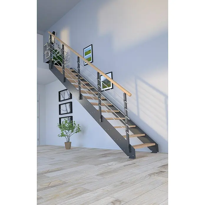 Starwood Wangentreppe KosFarbton Metall: DB 703, Breite: 87 cm, Eiche Rustik, Geschosshöhe: 220 cm - 280 cm, Gerade, Metallgeländer pulverbeschichtet, Stufen unbehandelt - Ein modernes Treppendesign mit Holzstufen und silbernen Geländern, das die Ästhetik eines zeitgenössischen Innenraums unterstreicht.