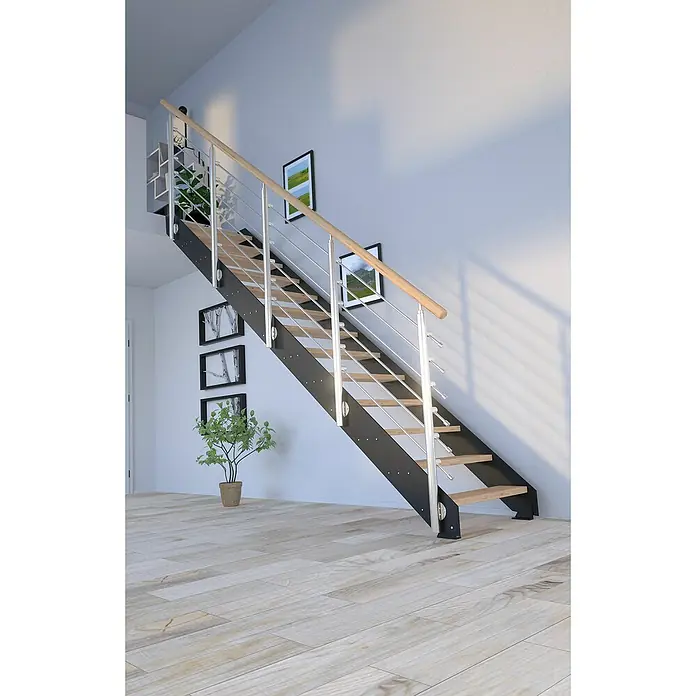 Starwood Wangentreppe KosFarbton Metall: RAL 9005, Breite: 89 cm, Eiche Rustik, Geschosshöhe: 220 cm - 280 cm, Gerade, Designgeländer unbehandelt, Stufen unbehandelt - Eine moderne Treppe mit Holzstufen, schwarzen Wangen und Edelstahlgeländer für ein stilvolles Zuhause.
