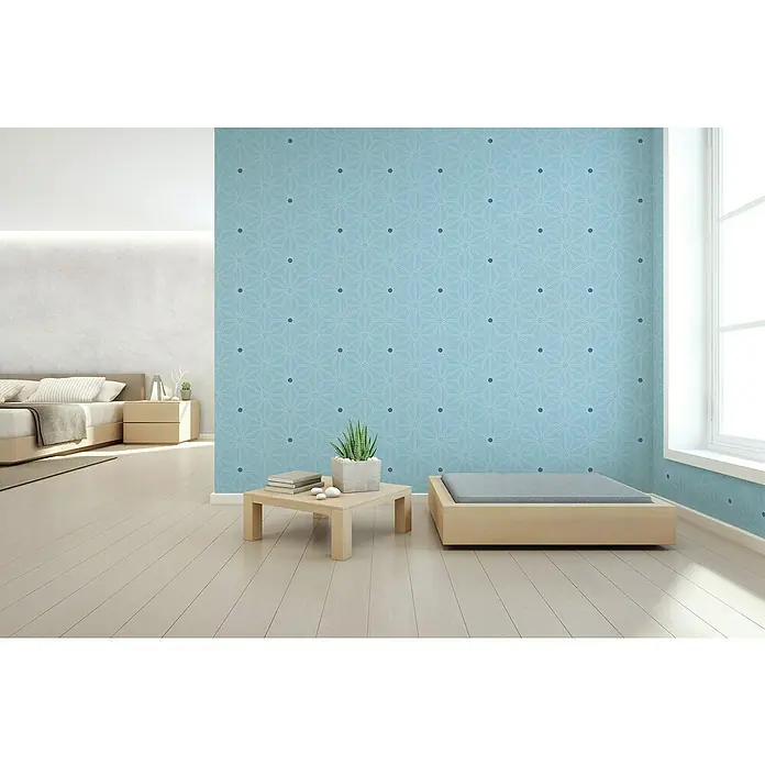 Papel pintado de vinilo autoadhesivo Habibi - 90 cm x 3 m, 100% PVC, Aqua - Un dormitorio luminoso con papel pintado estampado, una pequeña mesa auxiliar y una estructura de cama de plataforma minimalista. El patrón es geométrico y moderno.