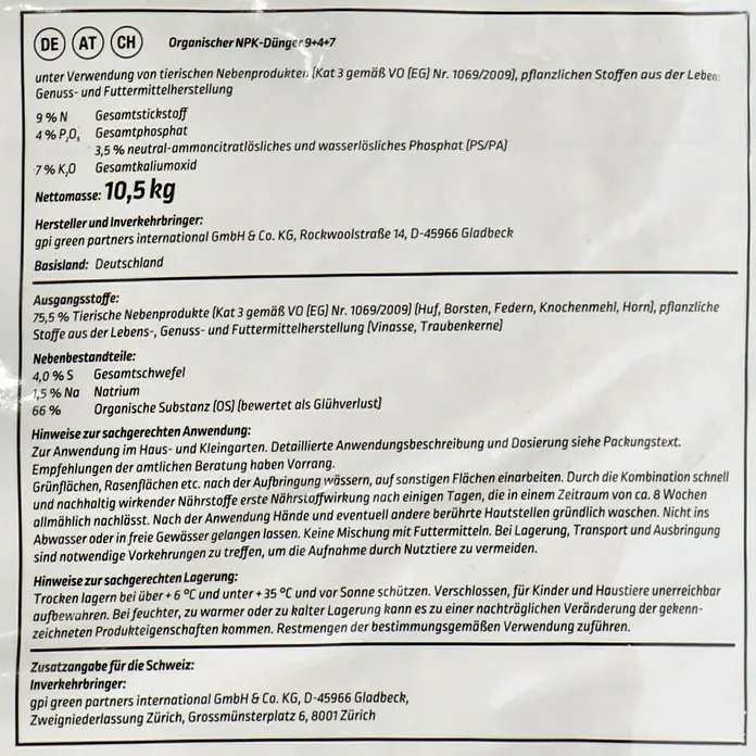 Gardol Pure Nature Bio-Rasendünger Kompakt - 10,5 kg, Max. Anwendungsfläche: 175 m² - Etikett eines organischen NPK-Düngers 9+4+7, geeignet für Haus- und Kleingärten, mit detaillierten Anwendungsanweisungen und Dosierungsinformationen.