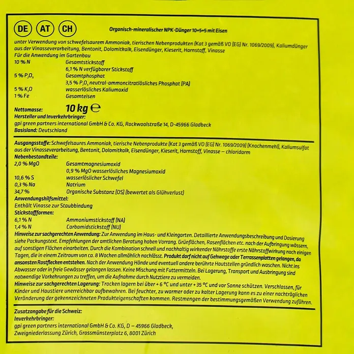Gardol Rasendünger Kompakt10 kg, Max. Anwendungsfläche: 200 m² - Bild einer Packung organisch-mineralischen NPK-Düngers 10+5+5 mit Eisen, geeignet für den Gartenbau.