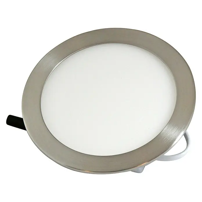 Eglo Fueva 5 LED-Einbauleuchte rund - 10,5 W, Ø x H: 16,6 cm x 2,6 mm, Neutralweiß - Nahaufnahme einer runden LED-Deckenleuchte mit gebürstetem Nickelrahmen und weißem Diffusor.