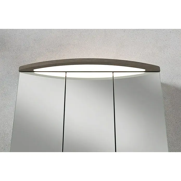 Camargue Swing Badmöbel-Set SW820E - Gesamtbreite Badmöbel: 80 cm, Eiche Maron, Matt, 3 -tlg. - Ein moderner Spiegelschrank mit drei Türen und integrierter Beleuchtung, ideal für das Badezimmer. Der Spiegelschrank bietet praktischen Stauraum.