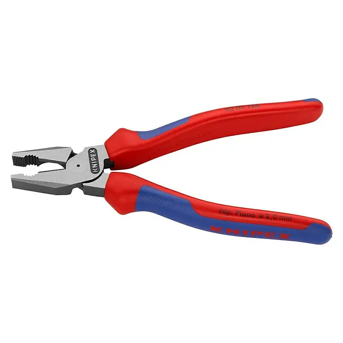 Knipex Kombizange - Länge: 18 cm - Abgebildete Kombinationszange von Knipex, einem Werkzeug zum Greifen und Schneiden von Materialien, mit rot-blauen Griffen.