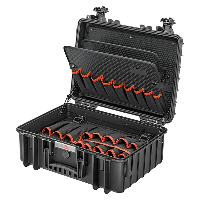 Knipex Werkzeugkoffer Robust23 - B x T x H: 470 x 370 x 190 mm, Polypropylen, Ohne Inhalt - Geöffneter schwarzer Werkzeugkoffer von Knipex mit roten Werkzeugtaschen und schwarzem Wabendesign im Deckel.