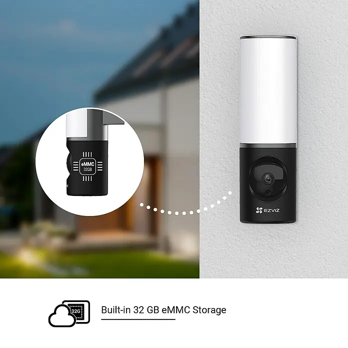 EZVIZ Überwachungskamera LC3 - Schwarz, Weiß - Produktbild einer intelligenten Überwachungskamera mit integriertem 32 GB eMMC Speicher für lokale Aufnahmen.