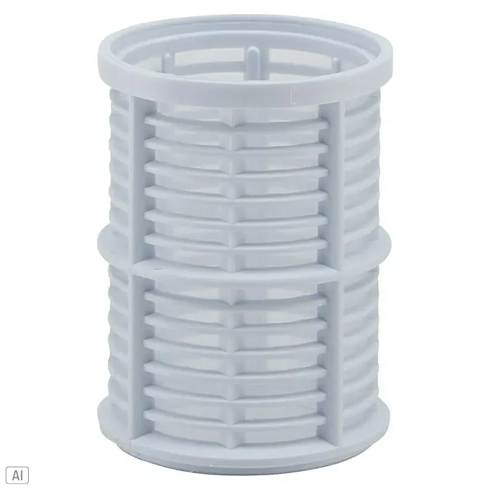 AL-KO Filterelement 100/1 - Passend für: AL-KO Vorfilter 100-1 - Nahaufnahme eines weißen Poolfilterkorbs aus Kunststoff. Er ist zylindrisch und hat viele horizontale Schlitze für die Wasserfiltration.