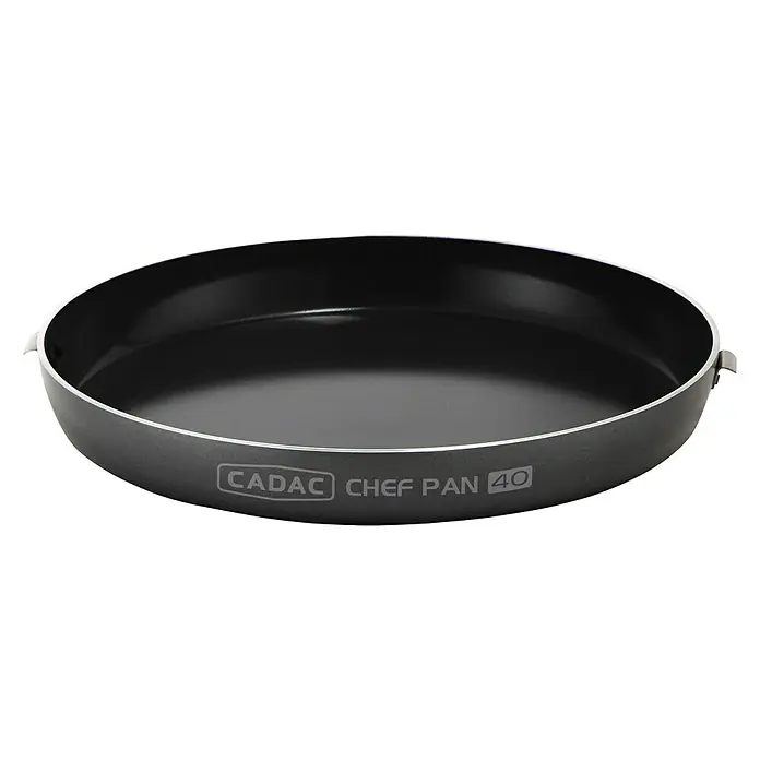 Cadac Grillpfanne Chef Pan 40 - Durchmesser: 36 cm, Höhe: 4 cm - Die CADAC Chef Pan 40 ist eine vielseitige und hochwertige Grillpfanne für die Zubereitung verschiedener Gerichte im Freien. Ideal für Grillfans!