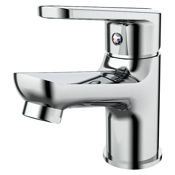 Cosmobath Warwick Grifo de lavabo - Cromo, Brillante - Primer plano de un grifo cromado moderno con indicadores de temperatura rojo y azul sobre un fondo negro.