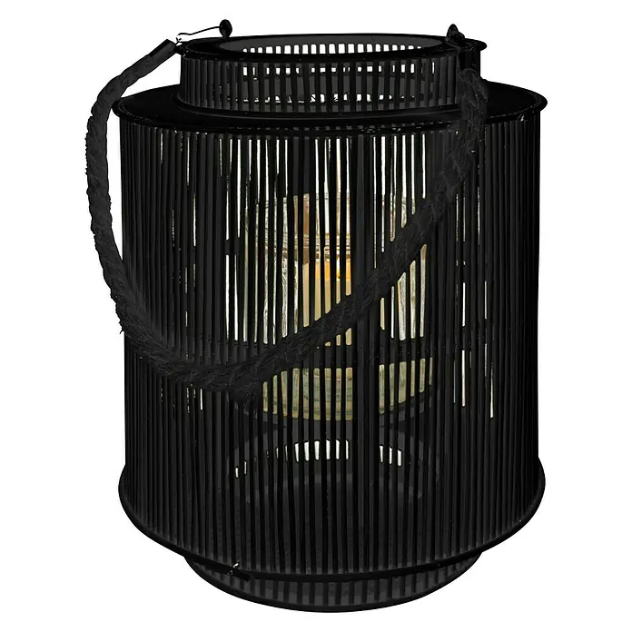 Laterne Bambus - Schwarz, Ø x H: 22 x 29 cm - Schwarze Laterne mit geflochtenem Griff und Kerze im Inneren, die eine stimmungsvolle Beleuchtung erzeugt. Dekorative Laterne für den Innen- und Außenbereich.