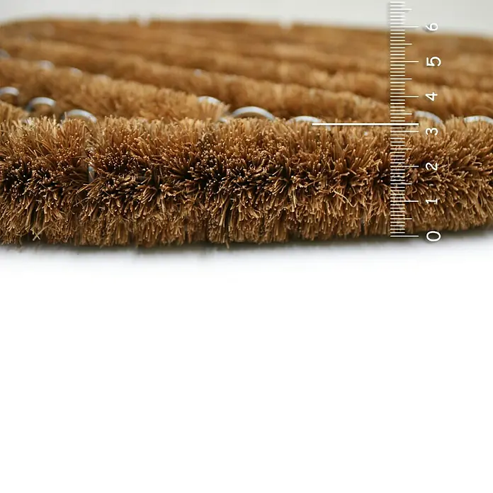 Astra Coco Fußmatte Brush - 40 x 60 cm, Kokos, Standard - Ansicht einer Fußmatte mit einer Dicke von etwa 3 cm, mit einer Skala zum Messen der Höhe.