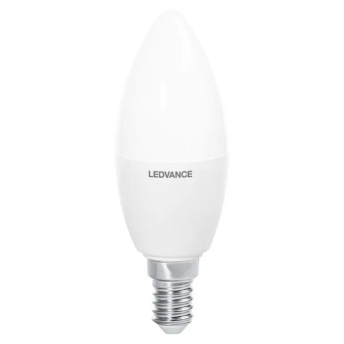 Ledvance SUN@Home Smart-LED-Lampe Smart+ WIFI - E14, Dimmbar, Neutralweiß, 425 lm, 4,9 W - Nahaufnahme einer LEDVANCE-LED-Lampe in Kerzenform mit E14-Sockel, ideal für dekorative Beleuchtung und Energieeinsparungen.