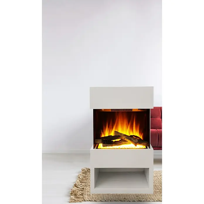 Voltomat HEATING Elektrischer Kamin Malmö - 1.500 W, Weiß, 25,1 x 55,6 x 76 cm - Nahaufnahme eines modernen elektrischen Kamins mit simulierten Flammen und Holzscheiten, ideal für eine gemütliche Atmosphäre.