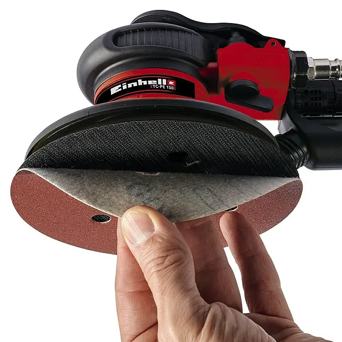 Einhell Classic Druckluft-Exzenterschleifer TC-PE 150Durchmesser Schleifteller: 150 mm, 10.500 U/min, 0 bar - 6,3 bar - Der Einhell TC-PE 150 Exzenterschleifer in Aktion, Schleifpapierwechsel wird demonstriert.