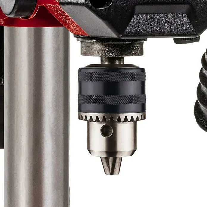 Einhell Classic Tischbohrmaschine TC-BD 500 - 500 W, Leerlaufdrehzahl: 300 U/min - 2.410 U/min, Spannweite Bohrfutter: 1,5 mm - 13 mm - Nahaufnahme einer Bohrmaschine, die die robuste Konstruktion und Präzisionstechnik hervorhebt.\n