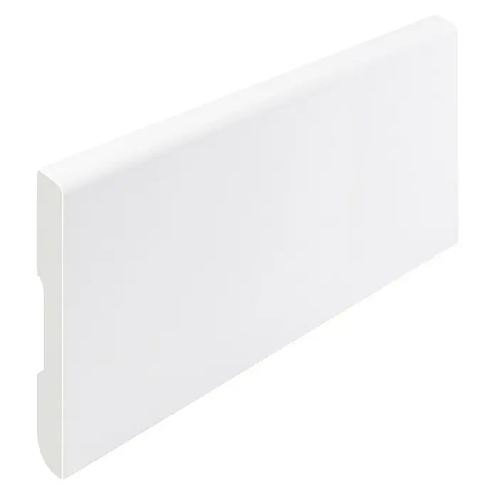Oknum Rodapié antihumedad EPS - 220 cm x 10 mm x 70 mm, Poliestireno expandido, Blanco - Un perfil de zócalo blanco con un borde redondeado, ideal para interiores modernos. Este rodapié protege las paredes y da un toque elegante a la habitación.