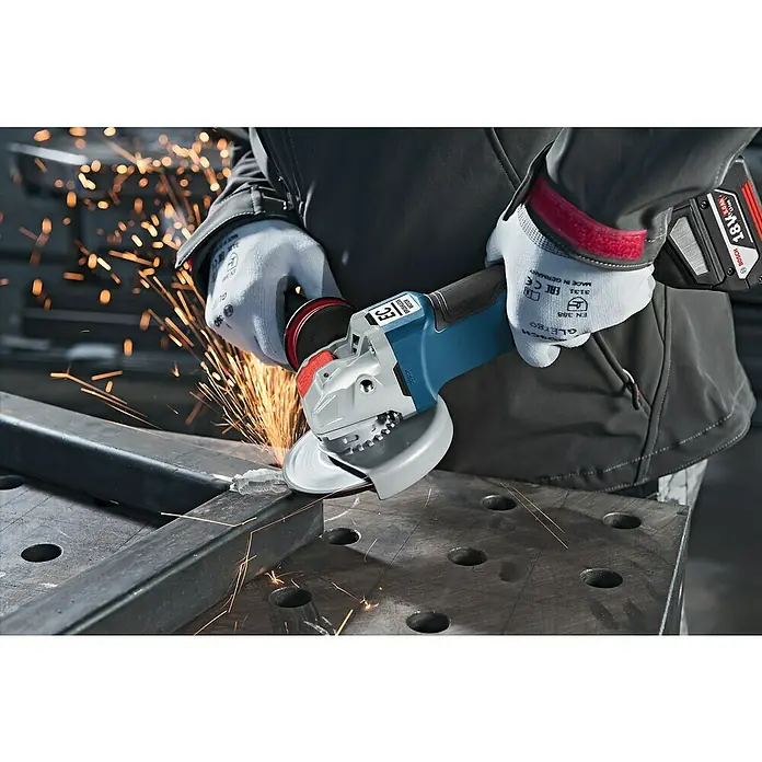 Bosch Professional AMPShare 18V Akku-Winkelschleifer GWX 18V-10 - Ohne Akku, Durchmesser Scheibe: 125 mm - Der Akku-Winkelschleifer GWX 18V-10 C Professional von Bosch schneidet durch Metall und erzeugt dabei einen Funkenflug.