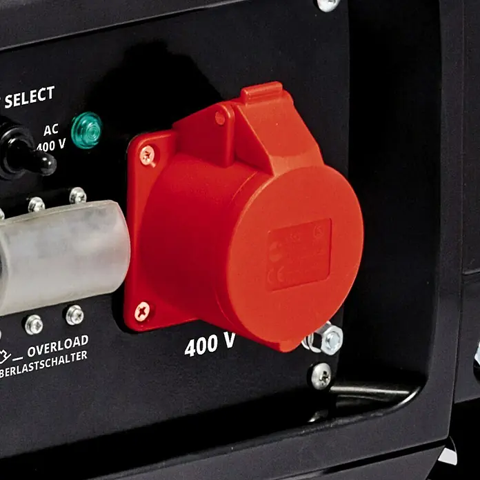 Einhell Classic Stromerzeuger TC-PG 65/E5 - Tankvolumen: 25 l - Nahaufnahme eines 400-V-Stromanschlusses an einem Gerät mit zugehöriger Beschriftung und Bedienelementen, ideal für Produktinformationen.