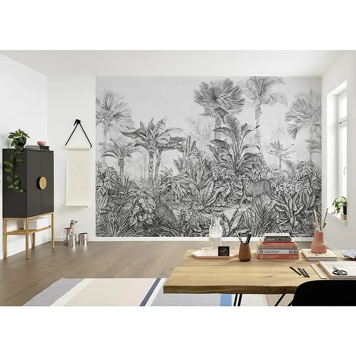 Komar Fototapete Leopards - B x H: 350 x 250 cm, Vlies - Wandbild mit Dschungelmotiv. Das Wandbild zeigt ein dichtes Dschungelmotiv mit Palmen, Bananenstauden und einem Leopard, eine exotische Atmosphäre.