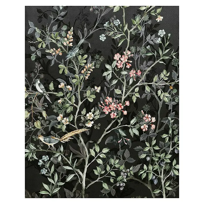 Komar Fototapete Nuit Royale - B x H: 200 x 250 cm, Vlies - Elegantes Wandbild mit einem dunklen floralen Muster und zarten Vogeldetails, das eine ruhige und stilvolle Atmosphäre schafft.