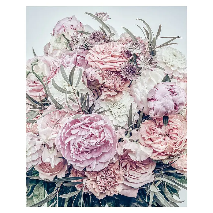 Komar Fototapete Zestful - B x H: 200 x 250 cm, Vlies - Detailaufnahme eines Blumenstraußes in zarten Rosatönen, mit Pfingstrosen, Rosen und Dahlien, ideal für elegante Dekorationen.