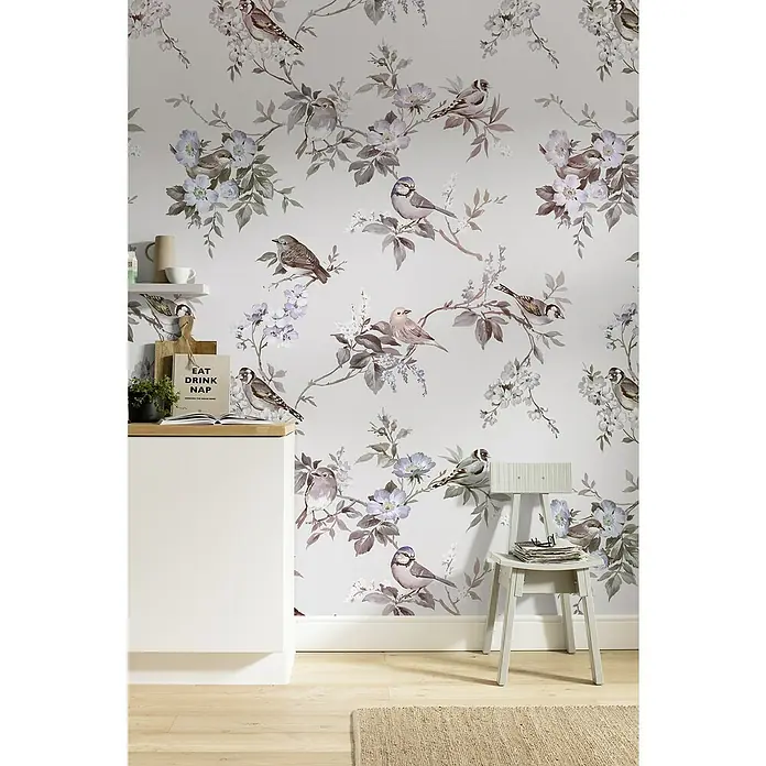 Komar Fototapete Sweet Lullaby - B x H: 200 x 250 cm, Vlies - Wandbild mit floralem Vogelmuster, das eine ruhige und natürliche Atmosphäre schafft. Ideal für Wohn- oder Schlafzimmer.