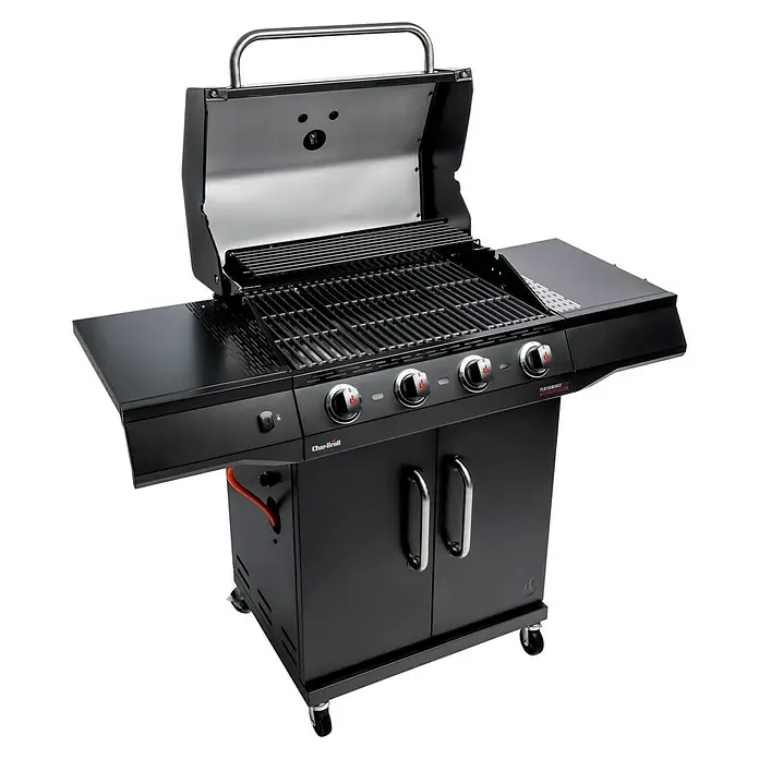 Char-Broil Gasgrill Performance Core B4 - Grillfläche (B x T): 63 x 43,5 cm, 8,68 kW, Anzahl Brenner: 4 - Hier ist ein Char-Broil Performance Gasgrill mit vier Brennern, offenem Deckel und Seitenablagen.