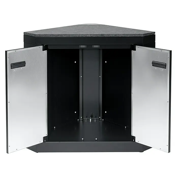 Char-Broil Outdoorküchen-Modul Ultimate - Schwarz, B x T x H: 97 x 55 x 90 cm, Granit - Schwarzer Eckschrank mit grauer Arbeitsplatte und offenen silbernen Türen, der Stauraum und Funktionalität bietet.