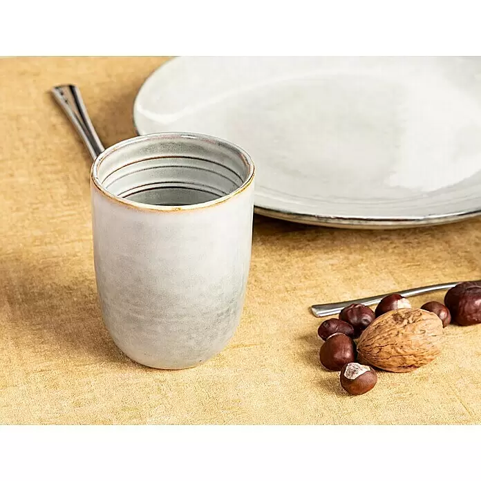 Trinkbecher Tabo - Ø x H: 7,5 x 10 cm, Grau, Keramik - Stimmungsaufnahme
