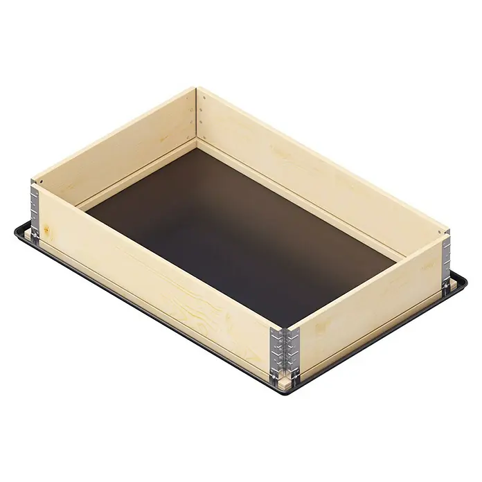 Upyard Anzucht-Untersetzer - 127 x 87 cm, Kunststoff - Nahaufnahme einer leeren, rechteckigen, erhöhten Holzkiste mit einem schwarzen Boden und Metallklammern, ideal für den Gartenbau.