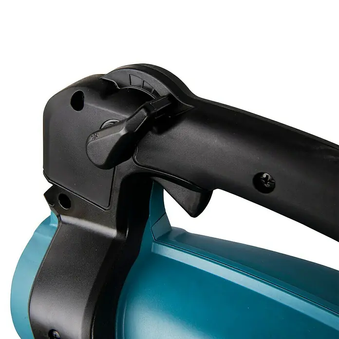 Makita LXT 18V Akku-Laubbläser DUB363PT2V - 18 V, Li-Ionen, 2 Akkus, Blasleistung: 13,4 m³/min - Detailaufnahme eines blauen Laubbläsers mit schwarzem Griff und Schalter zur Geschwindigkeitsregulierung.