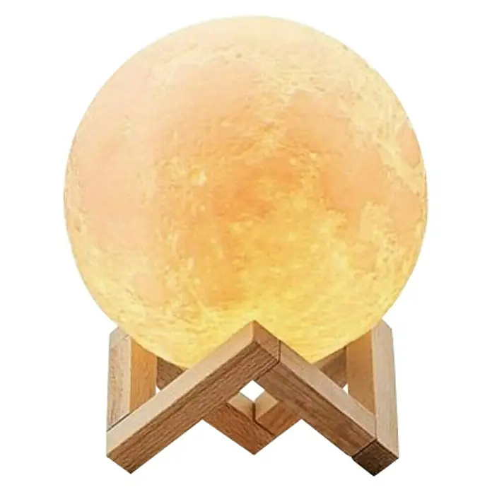 Lámpara de sobremesa Luna - 15 W, Blanco, Blanco frío - Una lámpara de luna brillante se asienta sobre una base de madera. Perfecta como luz nocturna o artículo decorativo.