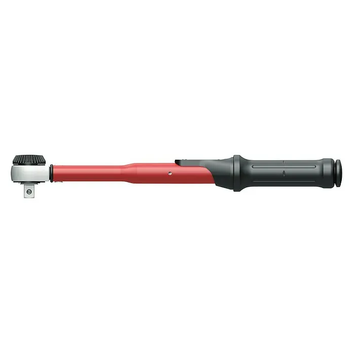 Gedore Drehmomentschlüssel R68900100½″ Vierkant, 20 Nm - 100 Nm - Ein roter Drehmomentschlüssel mit einem schwarzen Griff. Er ist horizontal auf einem schwarzen Hintergrund positioniert und bereit für den Einsatz.
