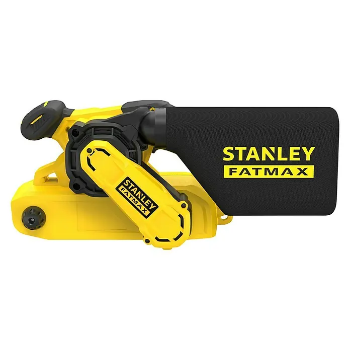 Stanley FatMax Elektro-Bandschleifer FMEW204K-QS - 1.010 W - Nahaufnahme eines gelben Stanley Fatmax Elektroschleifers mit einem schwarzen Staubfangsack vor einem schwarzen Hintergrund.