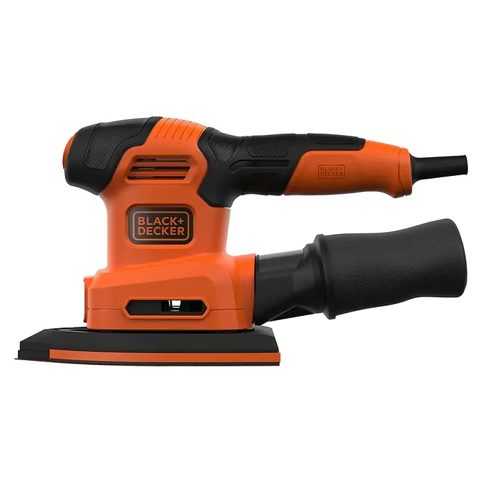 Black+Decker Elektro-Multischleifer BEW200K-QS - 200 W, Leerlaufschwingzahl: 24.000 U/min, Durchmesser Schwingkreis: 2 mm - Ein Nahaufnahme eines orangefarbenen Black+Decker-Exzenterschleifers mit schwarzem Griff und Staubabsaugung auf schwarzem Hintergrund.