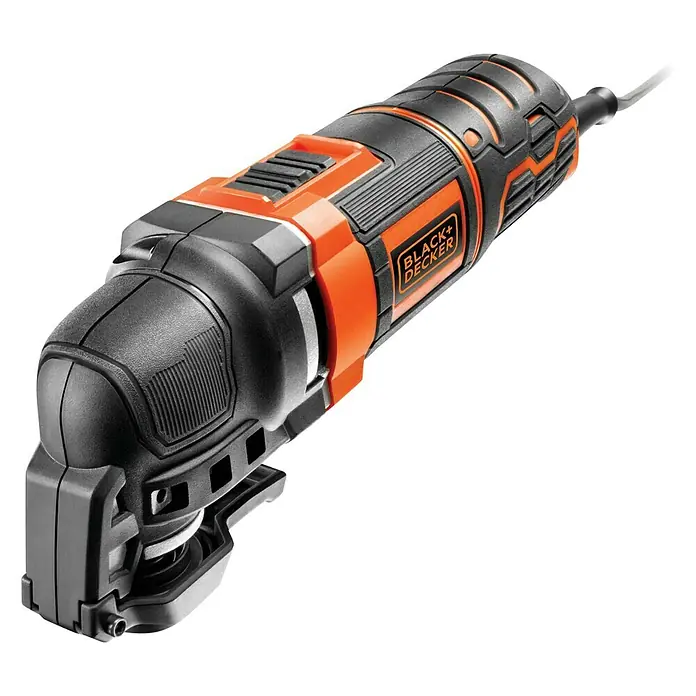 Black+Decker Elektro-Multifunktionswerkzeug MT300KA-QS - 300 W - Nahaufnahme eines Black+Decker-Multifunktionswerkzeugs, das sich ideal für verschiedene Schneid- und Schleifarbeiten eignet.