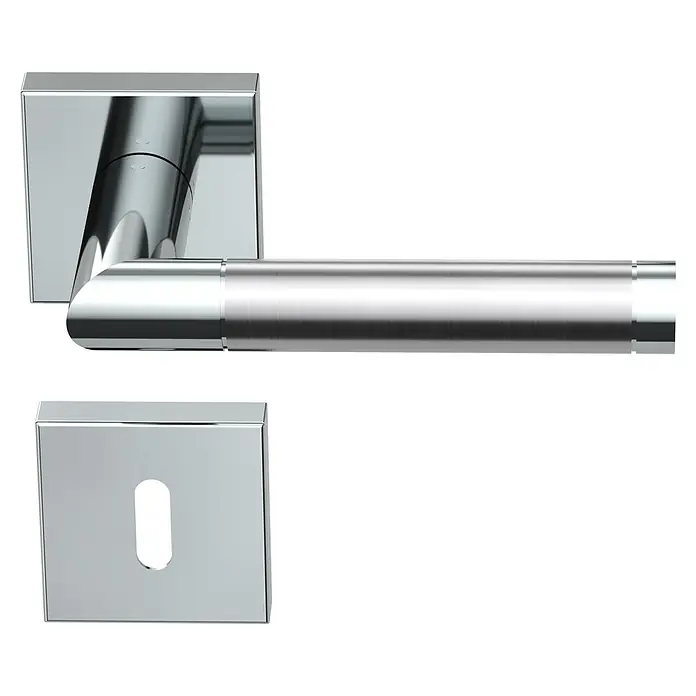 Diamond Doors Creative Drückergarnitur Georgia - Stärke Tür: 38 mm - 45 mm, Edelstahl, L-Form, Buntbart - Eine Nahaufnahme einer modernen Türklinke aus poliertem Chrom mit passendem Schlüsselloch. Elegantes Design für stilvolle Inneneinrichtung.